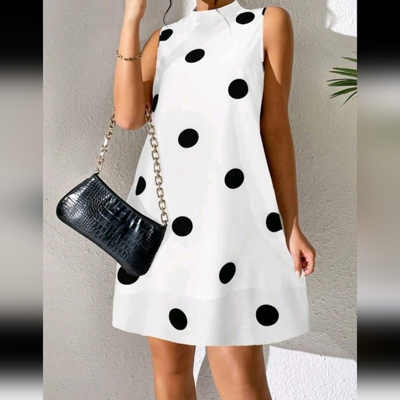 Polka Dot Print Sleeveless Dress - Picture 3 of 6